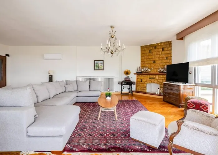 Spacious 4br - Stunning Bosphorus Views! #390 *